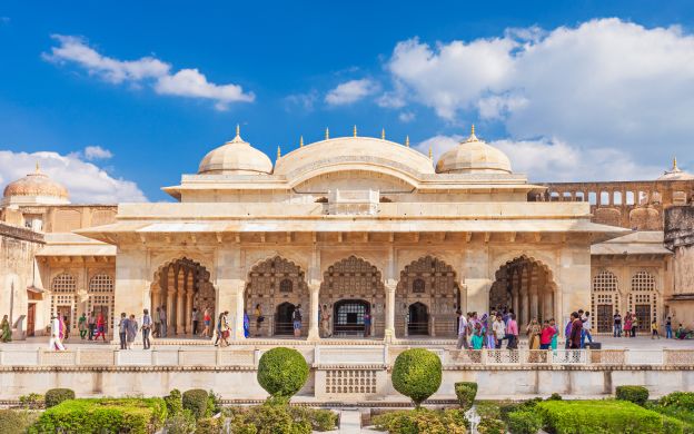 Jaipur Private Tour by Car from Delhi: Amer Fort, Hawa Mahal, City Palace, Jantar Mantar & Jal Mahal